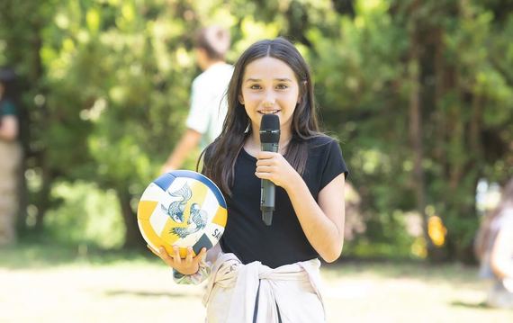 Curs de dicţie. Prima tabără de comentator sportiv pentru copii, organizată la Cheile Râşnoavei. Cum te înscrii?