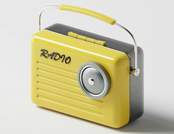 AUDIENŢE RADIO. Matinalele, pe publicul comercial. Morning ZU, cel mai ascultat în Capitală. Kiss FM domină în ţară şi la oraşe. Morning Glory cu Exarhu urcă pe doi în Bucureşti