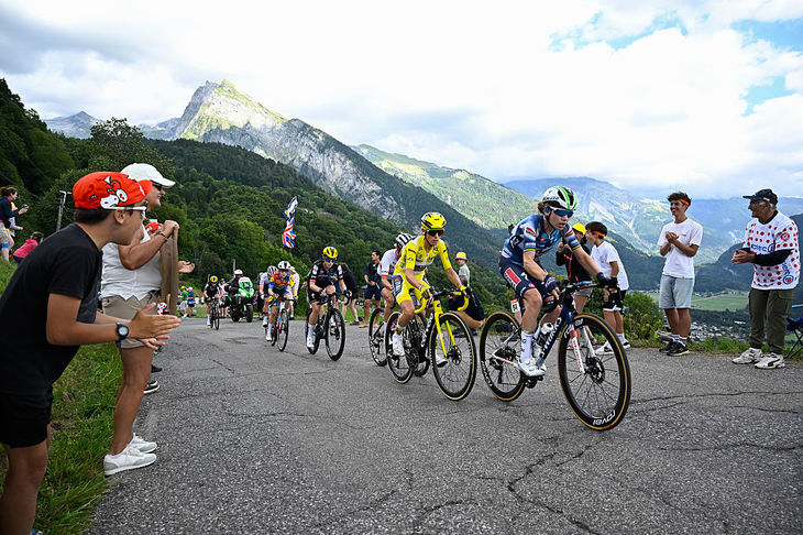 Peste 3.300 de kilometri şi 21 de etape: Începe Turul Franţei 2026. Cine difuzează cursa în România