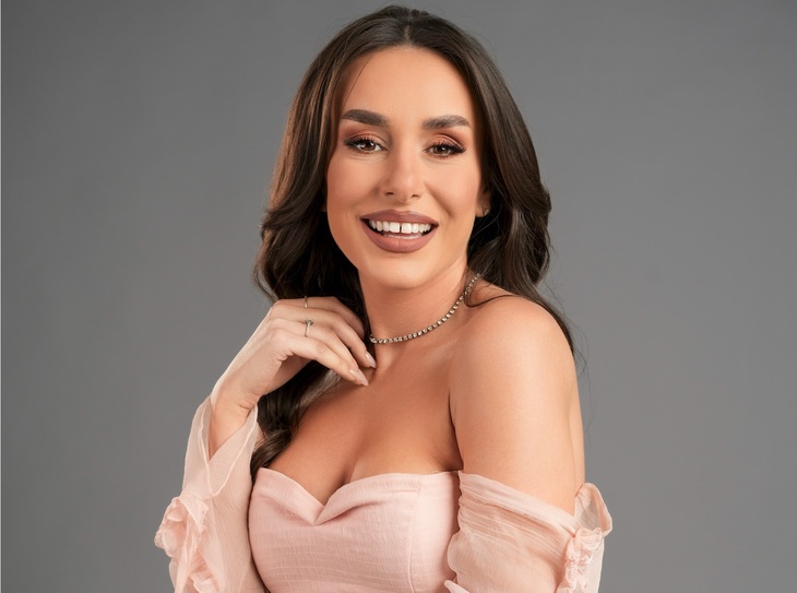 Antena Stars lansează formatul special de vară. Andreea Frăţilă, unul dintre prezentatori