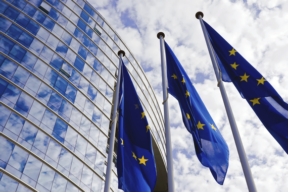 Program de pregătire pentru tinerii jurnalişti români. Au şansa să ajungă şi la Bruxelles. Cum se pot înscrie?