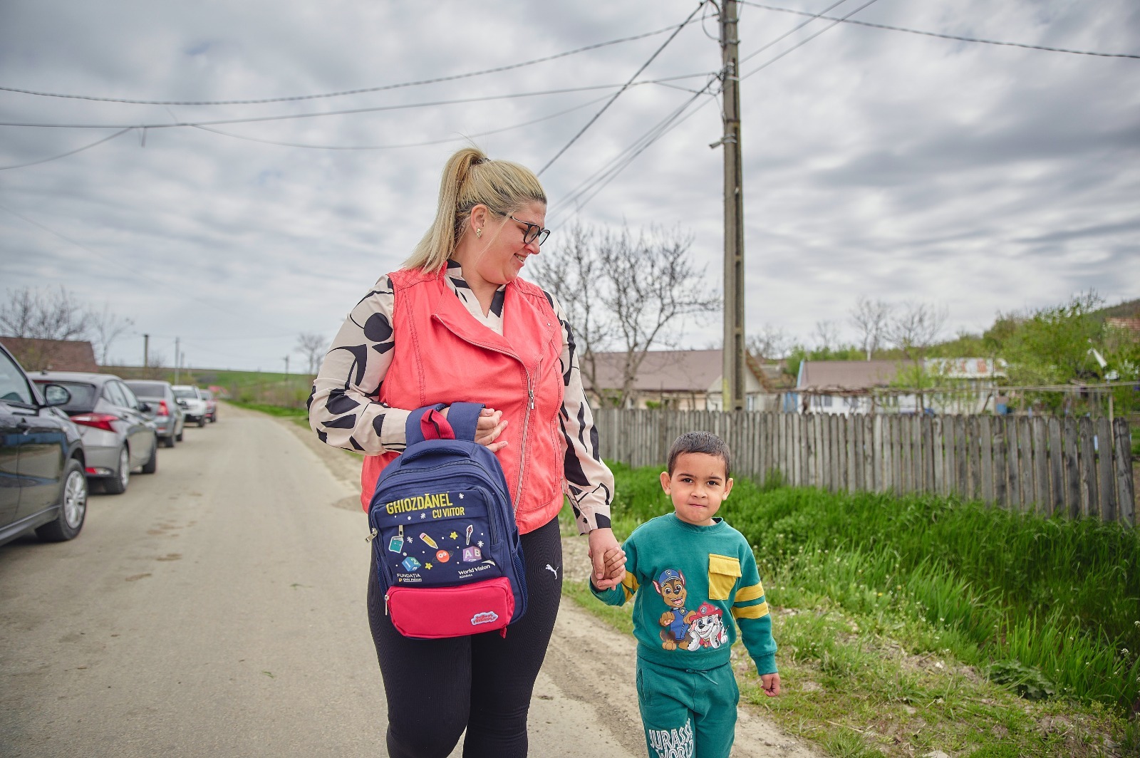 Se lansează un podcast pentru părinţi şi educatori. World Vision se ocupă ce proiect