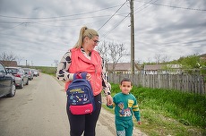 Se lansează un podcast pentru părinţi şi educatori. World Vision se ocupă ce proiect