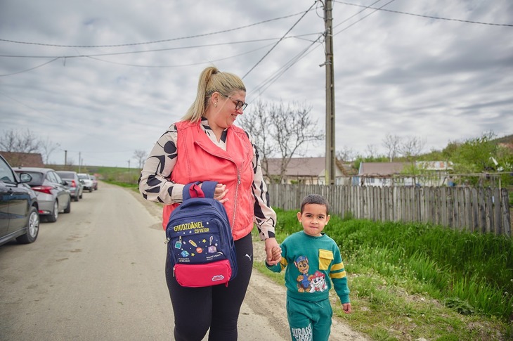 Se lansează un podcast pentru părinţi şi educatori. World Vision se ocupă ce proiect