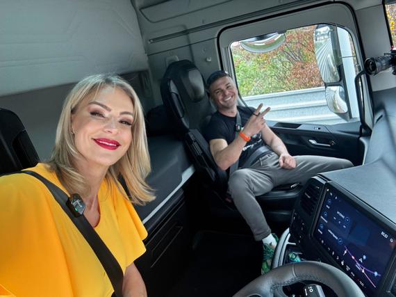 Roxana Ciuhulescu porneşte un Podcast „în mişcare”. De la Pro Motor, la un podcast cu maşini. Toate detaliile