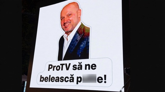 Antena 1 gândeşte (prea) liber. Cum a apărut un mesaj vulgar la adresa Pro TV la evenimentul pentru publicitari