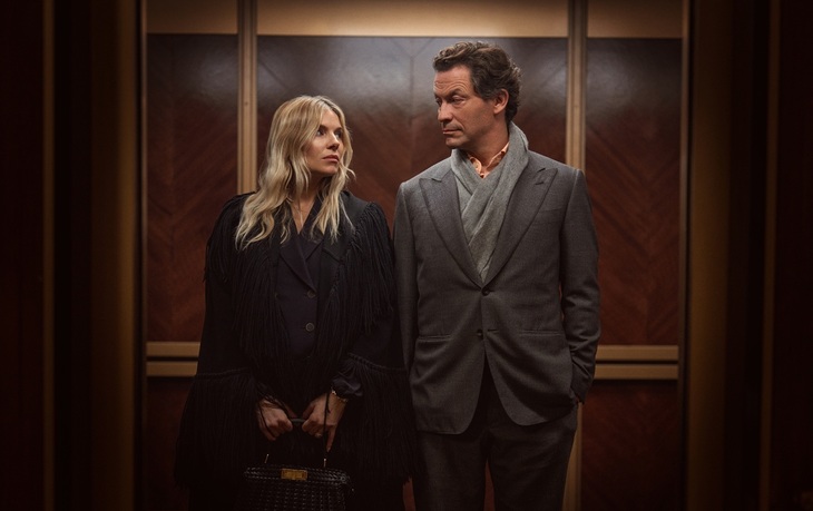 Paginadeseriale: De la creatorul Lupin: Dominic West şi Sienna Miller, într-un război al avocaţilor