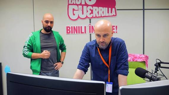 Din Tex FM, în Guerrilla. Radioul la care a debutat Mihai Dobrovolschi se numeşte, oficial, Radio Guerrilla
