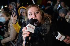 Şoşoacă şi Mugur Mihăescu, dezlănţuiţi la România TV. Amendă pentru postul TV. Cazul „Clotilde şi voturile furate” rămâne „în aer”