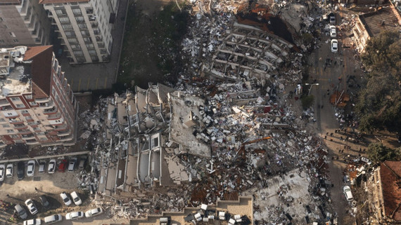CNA. Posturile TV, cartoane cu mesaje pentru sprijinirea victimelor cutremurului din Turcia. Ministrul Sănătăţii a venit cu propunerea