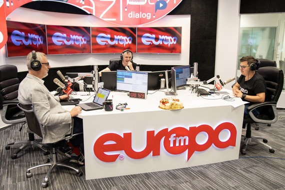 Europa FM a cerut prelungirea licenţei pentru 6 dintre staţiile locale. Detalii din şedinţa CNA