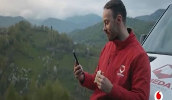 Vodafone, taxat de CNA pentru că îi lipseşte „steluţa” dintr-un spot