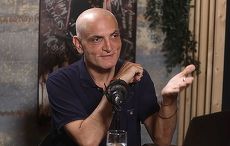 CNA, măsură în online pentru un podcast controversat al lui Damian Drăghici cu Lidia Fecioru. „Bă, mai bine în dictatură un piculeţ, că şi la noi dacă era un pic de dictatură poate era un pic mai bine.”