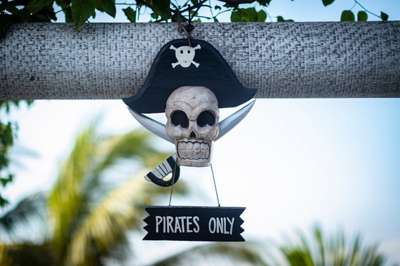 CNA şi marile grupuri media Pro TV, Antena, Prima şi Digi24, la aceeaşi masă cu ANCOM: discuţii despre pirateria online. Ce pierderi anuale produc