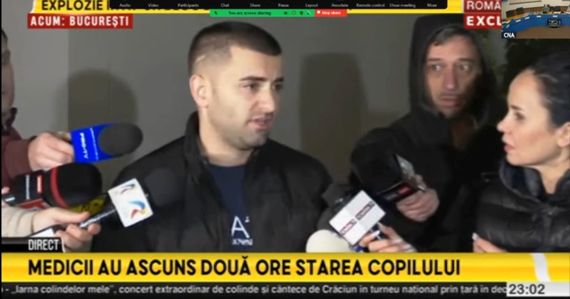„Lipsă de omenie”. RTV, amendat după intervenţia deplasată a jurnalistei în discuţia cu un tată căruia i-a murit copilul: „Fetiţa a intrat în mormânt, nu v-o mai aduce nimeni”