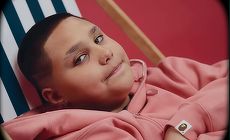 Clipul fraţilor Velea „Mamacita”, reclamat la CNA. Ce s-a decis? „Problema nu este actul artistic, ci faptul că nişte părinţi şi-au folosit minorii pentru aşa ceva”