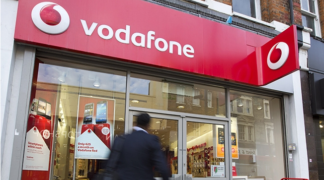 1 Iulie. Vodafone România reduce tarifele de roaming în UE. O campanie cu fiica lui Mick Jagger îi supără pe musulmani