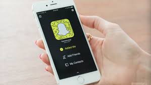 STUDIU: Câţi tineri folosesc Snapchat? Aplicaţia, populară pentru cei până în 24 de ani