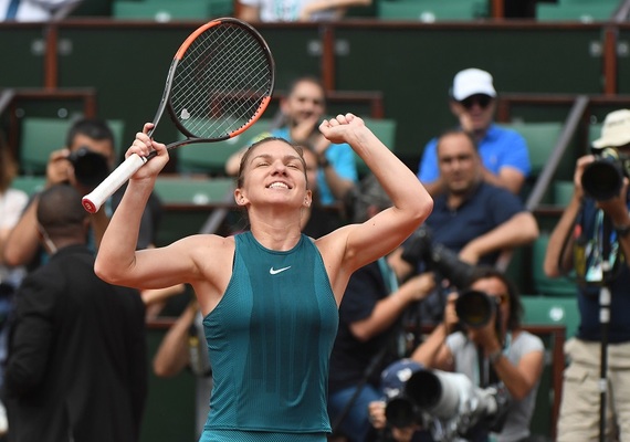 PE SCURT. Simona Halep devine imaginea Rexona