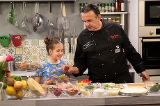 VIDEO. Selgros lansează o serie de emisiuni despre gătit cu copii. Mai întâi online, apoi pe TV