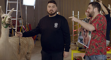 VIDEO. „Ai vrut să fii influencer, pune-te capră acum”. Micuztu, ironii la adresa influencerilor într-un nou clip viral