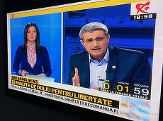 VIDEO. Realitatea TV, momentul suspendării emisiei: "Fiţi alături de noi! Filmaţi-vă în faţa televizoarelor!"