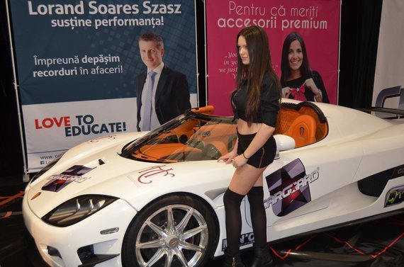 (P) A început Salonul Auto Moto. Koenigsegg, o maşină de Cartea Recordurilor, în premieră la Bucureşti. Zece maşini de epocă din colecţia lui Ţiriac