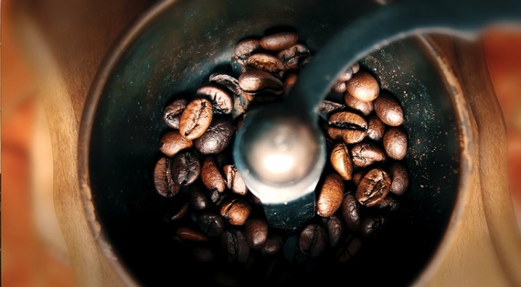 VIDEO. Proiect Special. Un reportaj cu aromă de cafea! Din toată lumea, pentru toată lumea! Ce găsiţi la Târgul de Cafea Auchan
