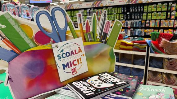 VIDEO. Pregătiri pentru şcoală! Rechizite cu Star Wars sau Spiderman, dar şi cu K-pop, Air Jordan, Nike sau Adidas. La Back to School (Proiect Special)