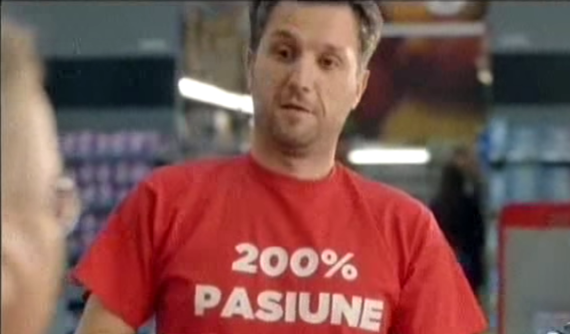 VIDEO - SpotON. Andi Moisescu şi Vizante, "dispută lirică" pe un tricou. Adela Popescu, într-o reclamă pentru Lenor.