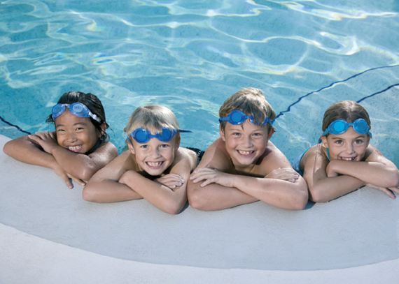 SECŢIUNE SPECIALĂ. Sănătatea copiilor pe timpul verii. Insolaţia, conjunctivita şi afecţiunile cauzate de apa de piscină