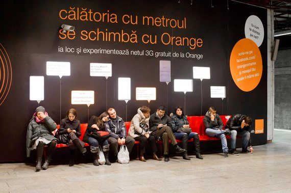 SECŢIUNE SPECIALĂ. Cum „citea” Orange gândurile călătorilor de la metrou