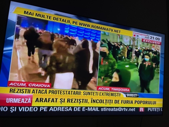 Protestele în burtiere. România TV, cele mai dramatice titluri. "Furia străzii." "România fierbe." Arafat, în direct la Digi