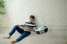 AUDIENŢE RADIO pe publicul comercial. Ce radiouri au ascultat tinerii în sezonul primăvară-vară? Kiss FM urcă pe doi în Capitală şi pe primul loc la oraşe. Rămâne cel mai ascultat şi în ţară. ZU şi Rock FM, primii în Bucureşti