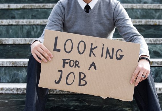 Românii caută locuri de muncă pe eJobs şi pe LinkedIn