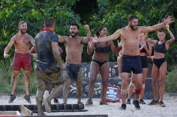 AUDIENŢE. Într-o seară cu Las Fierbinţi, românii au vrut în „Dominicană”. Survivor, lider şi sâmbătă seara. România TV, peste Antena 1