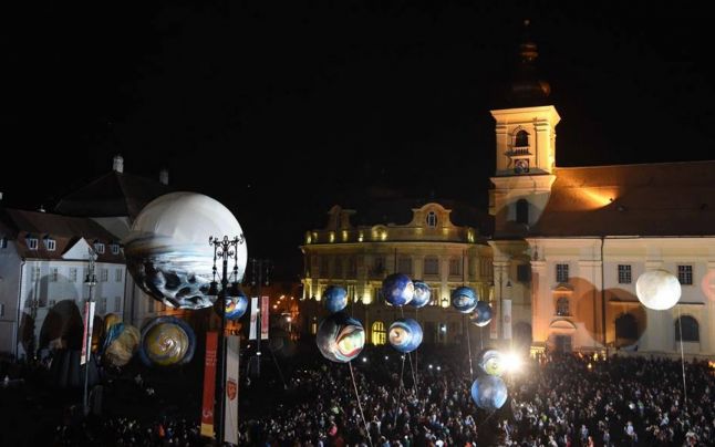 Festivalul Internaţional de Teatru de la Sibiu, un subiect de interes pe Facebook