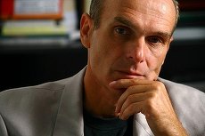 SHARED NEWS. Opinie dură semnată de CTP, virală pe Facebook: „Dragnea vrea să desfiinţeze alegerile democratice”