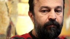 Tolo, primul în blogosferă cu dezvăluirile despre apartenenţa lui Gyuri Pascu la un cult "ostil medicinei moderne"