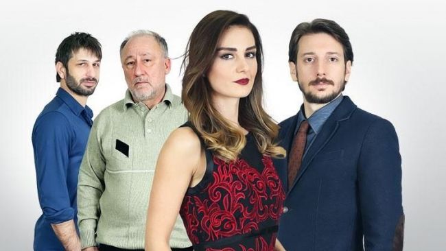Un nou serial turcesc la Acasa TV. Producţia Vieţi schimbate înlocuieşte telenovela Trandafirul negru
