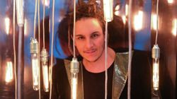Tiri Michael - Mihai Tirică - Canta acum cu mine. Tiri Michael, pe numele său real Mihail Tirică, a devenit cunoscut la Vocea României, ediţia 2017, unde a cântat în echipa Loredanei. În 2018 şi-a încercat norocul şi la Eurovision, dar a pierdut în faţa trupei The Humans. 