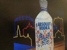 Branduri de Centenar. Brandul Absolut, primul design creat în România, în cinstea Marii Uniri