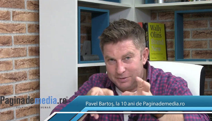 VIDEO. Secretele de prezentator ale lui Pavel Bartoş. "Ponturi" de la gazda Vocii. Ce a făcut când "s-a blocat"?
