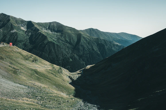 COMUNICAT. 5 destinaţii turistice izolate de lume din România