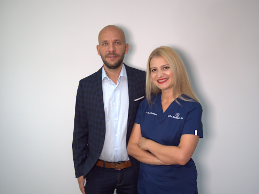 COMUNICAT. Devino partener de succes în dezvoltarea celui mai mare lanţ de clinici stomatologice laser din România