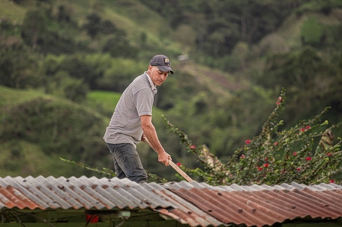 COMUNICAT. Julius Meinl susţine 50 de ferme din Columbia în creşterea calităţii producţiei de cafea