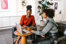 COMUNICAT. Top trei metode de accesorizare a ţinutelor office