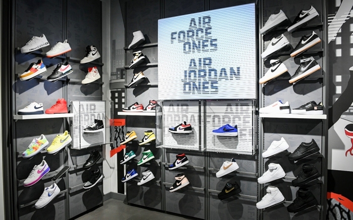 COMUNICAT. Foot Locker intră pe piaţa din România şi deschide primul magazin în AFI Cotroceni