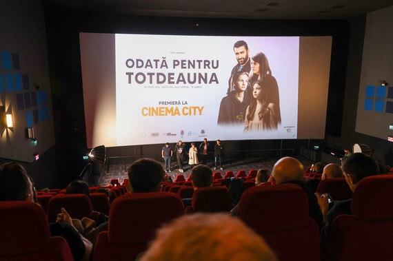 COMUNICAT. Smiley a revenit dupa doi ani la cinema. Timişorenii au vizionat primii filmul românesc „Odată pentru totdeauna” la Cinema City