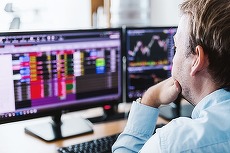 COMUNICAT. Un curs de finante pentru nonfinantisti "traduce" un domeniu greu pe intelesul oricui!

